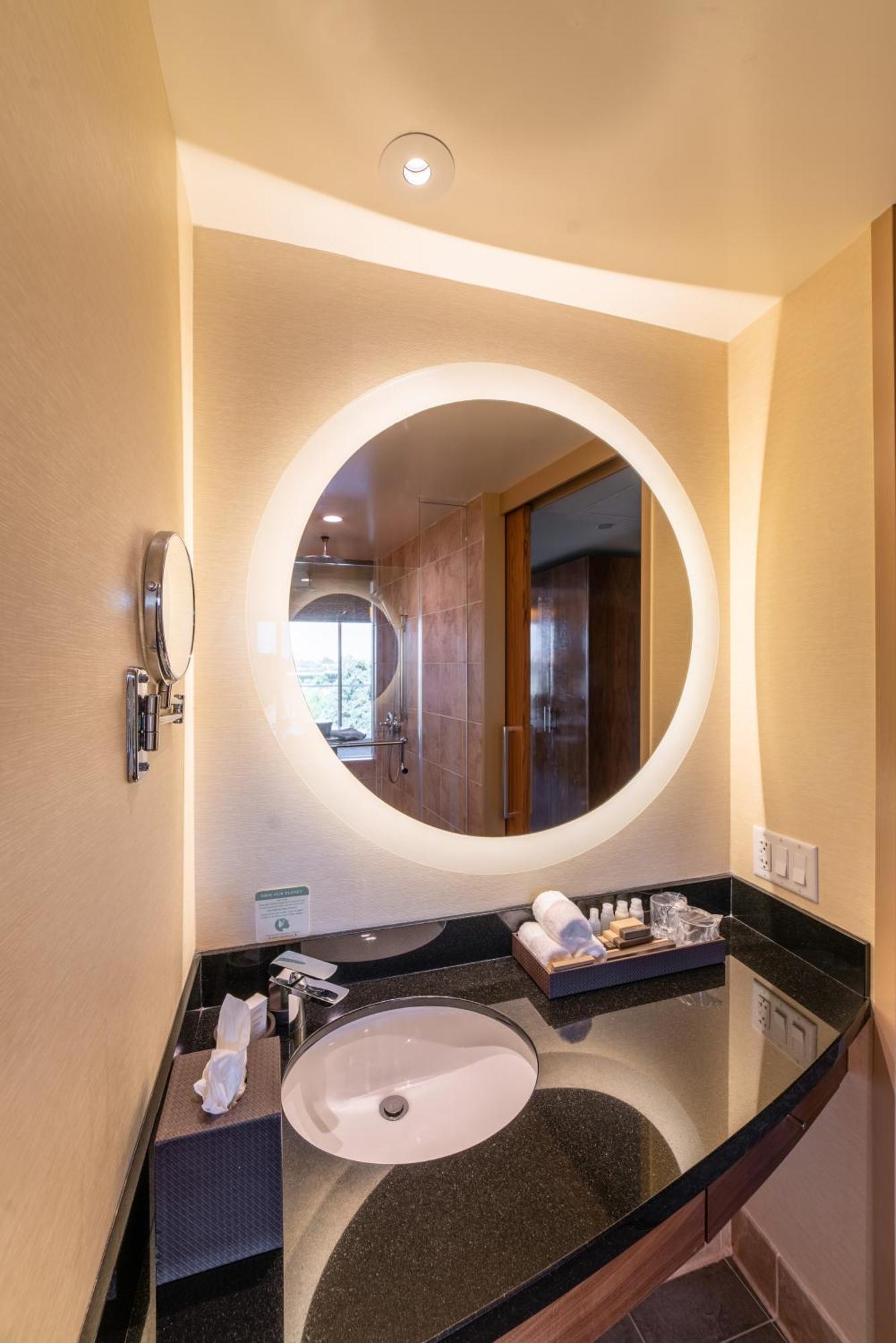 Standard Double Suite,1211063521:JPEG